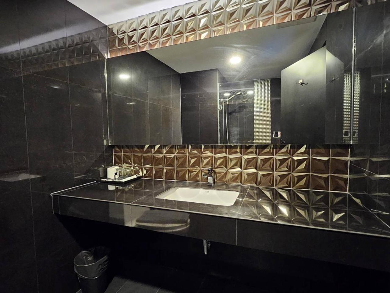 Oscar Palace Hotel & Wellness Center Ban Khlong Phruan エクステリア 写真